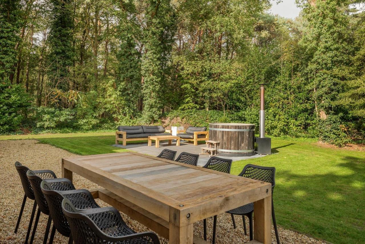 Beautiful English Villa With Hottub Zuidwolde  Exterior photo